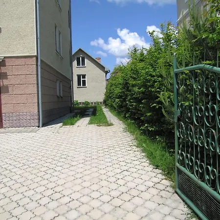 Hostynna Gæstehus Lishnya